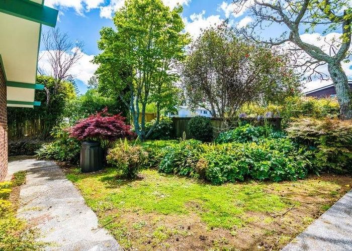  at 6 Totara Grove, Hillcrest, North Shore City, Auckland