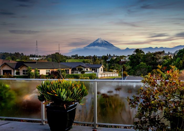  at 15 Anderson Way, Highlands Park, New Plymouth