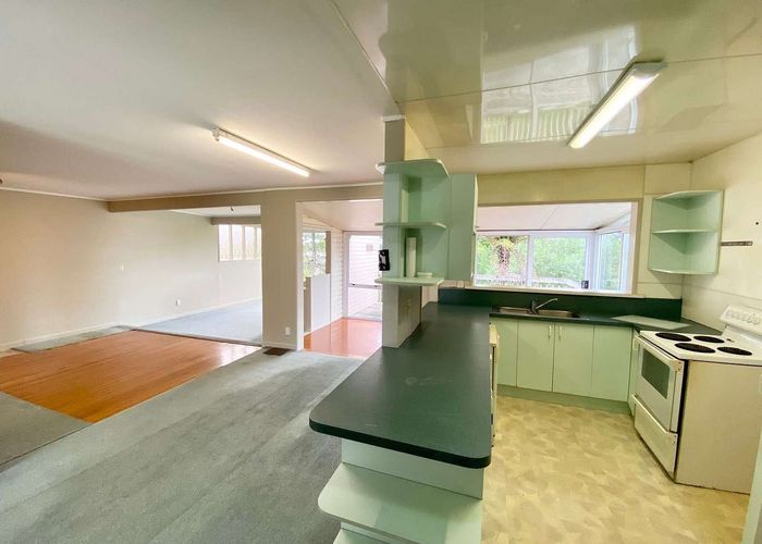  at 35 Sunnyside Road, Sunnyvale, Waitakere City, Auckland