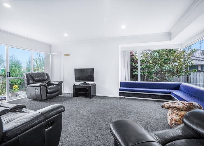  at 31 Hastings Place, Hamilton Lake, Hamilton
