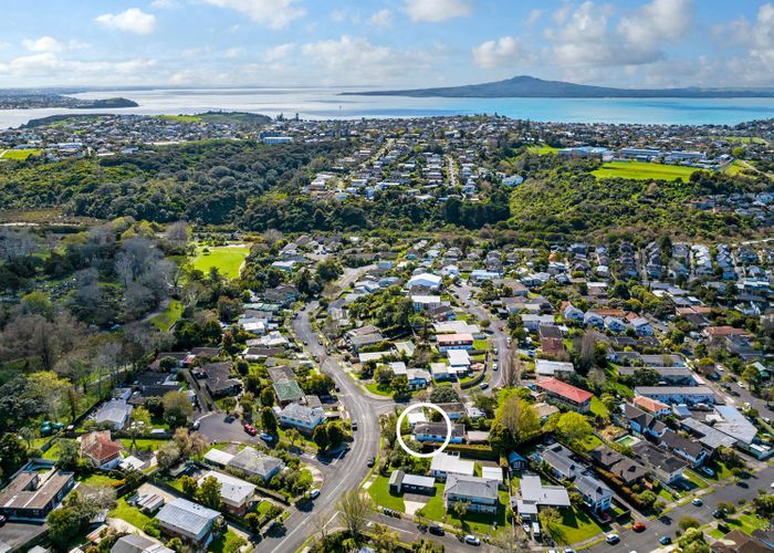  at 2/31 Gowing Drive, Meadowbank, Auckland
