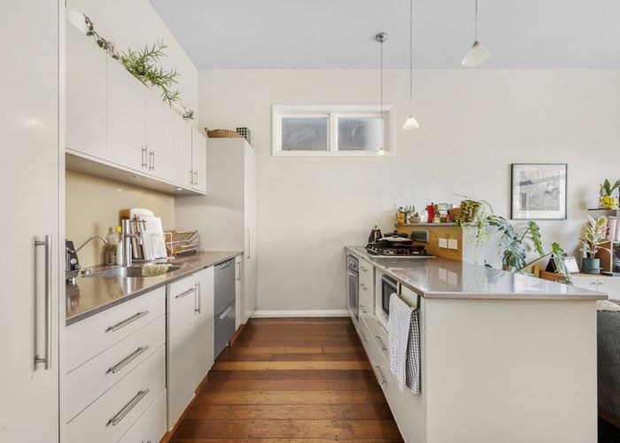  at 100 Austin Street, Mount Victoria, Wellington