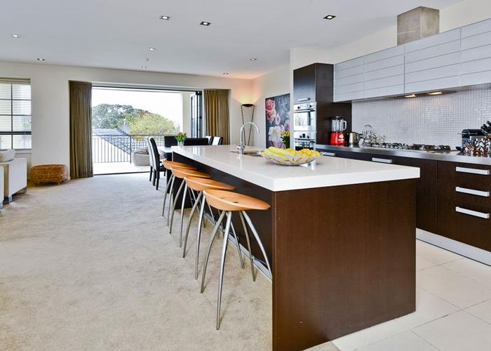  at 8/2 Bassett Road, Remuera, Auckland