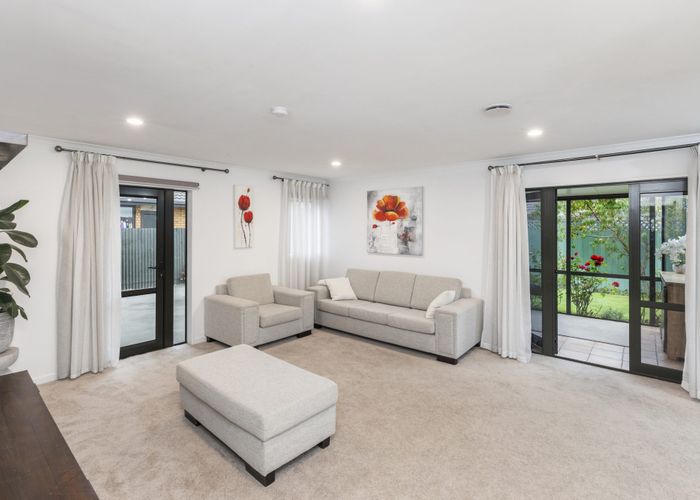  at 2/17 Cunningham Place, Halswell, Christchurch City, Canterbury