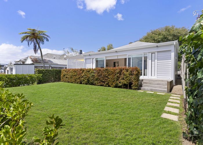  at 15 Seccombes Road, Newmarket, Auckland City, Auckland