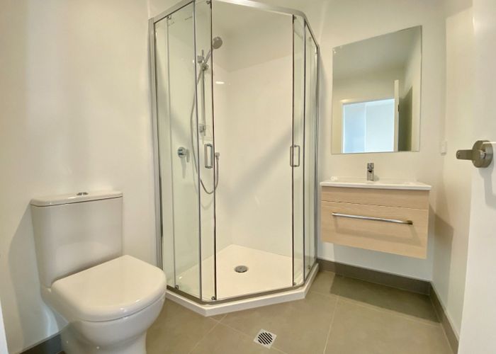  at 5/12 Enderby Drive, Te Atatu Peninsula, Auckland