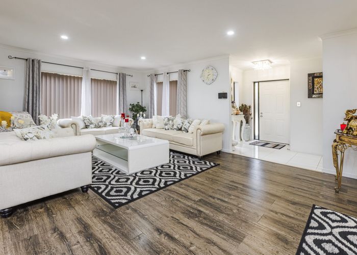  at 5 Staten Place, Mangere, Auckland