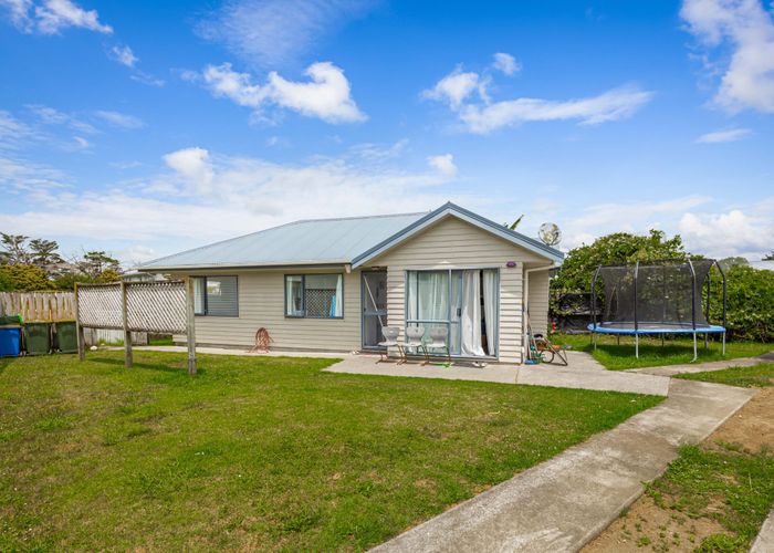 at 39 Rewarewa Road, Te Atatu Peninsula, Auckland