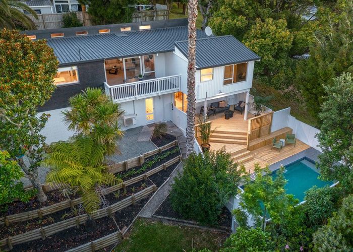  at 2/35A Rangatira Road, Beach Haven, North Shore City, Auckland