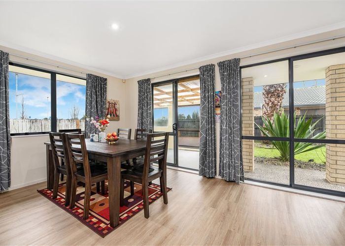  at 8/72 Swanson Rd, Henderson, Waitakere City, Auckland