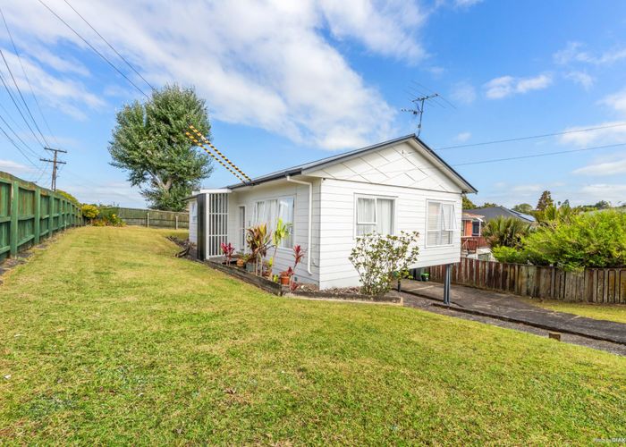  at 157 Whitney Street, Blockhouse Bay, Auckland