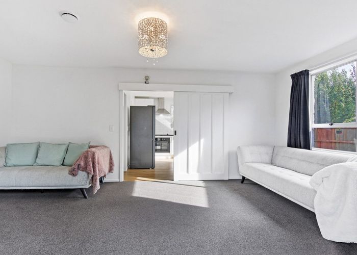 at 2/11 Farnborough Street, Aranui, Christchurch