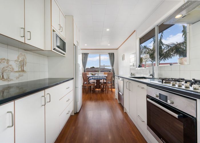  at 14B Pipitea Place, Massey, Auckland