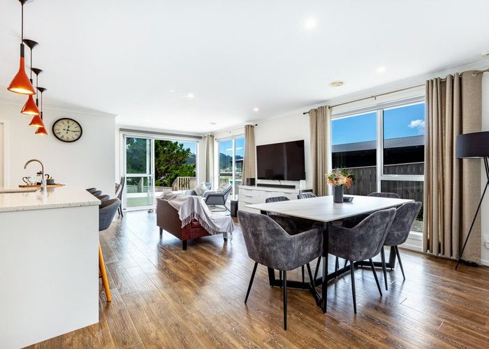  at 9 Wairau Lane, Aotea, Porirua, Wellington