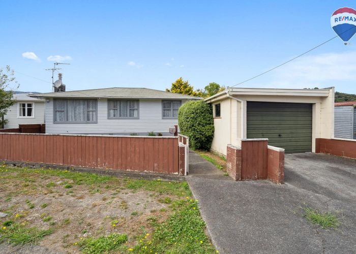  at 4 Benge Crescent, Clouston Park, Upper Hutt, Wellington