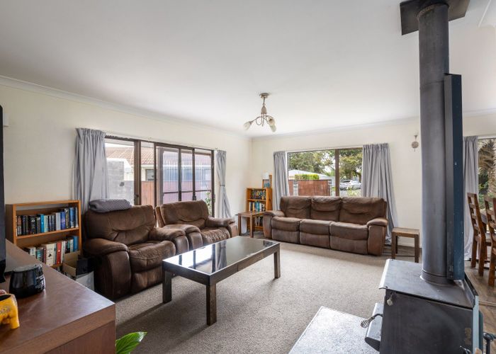  at 17 Kipling Drive, Whalers Gate, New Plymouth