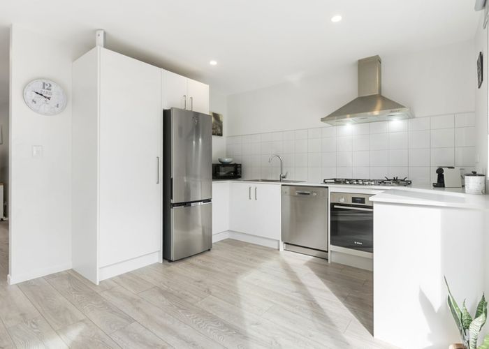  at 6 Kaman Seasprite Road, Hobsonville, Waitakere City, Auckland