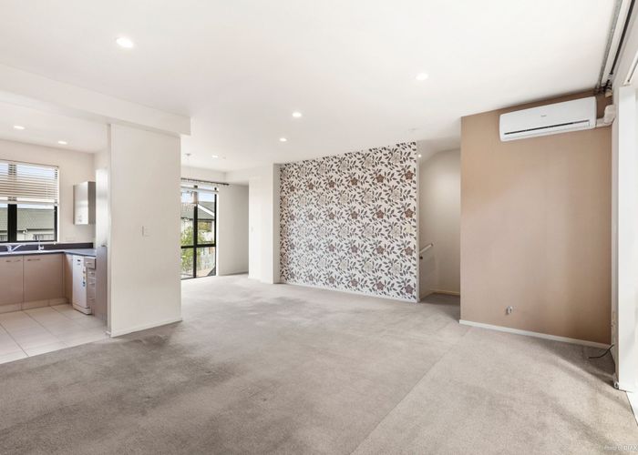  at 40/22 Northcross Drive, Oteha, Auckland
