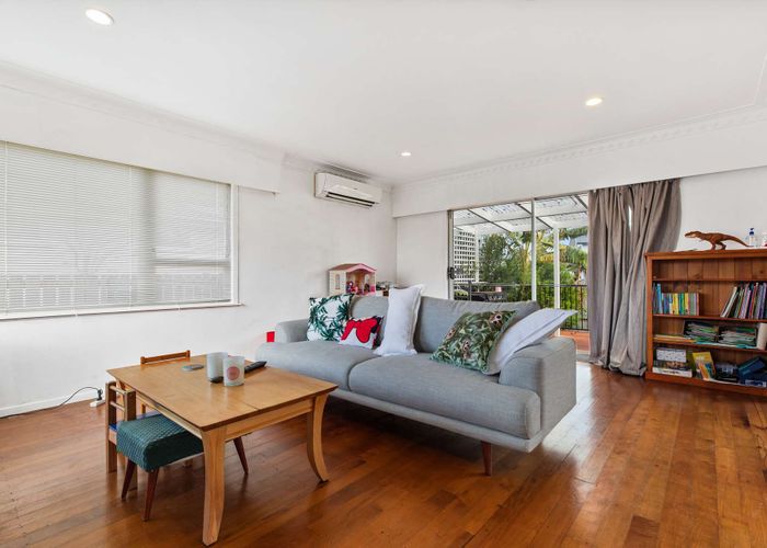  at 128 Edgewater Drive, Pakuranga, Auckland
