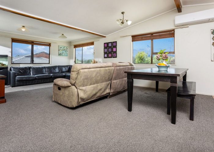  at 34 Unsworth Drive, Unsworth Heights, Auckland