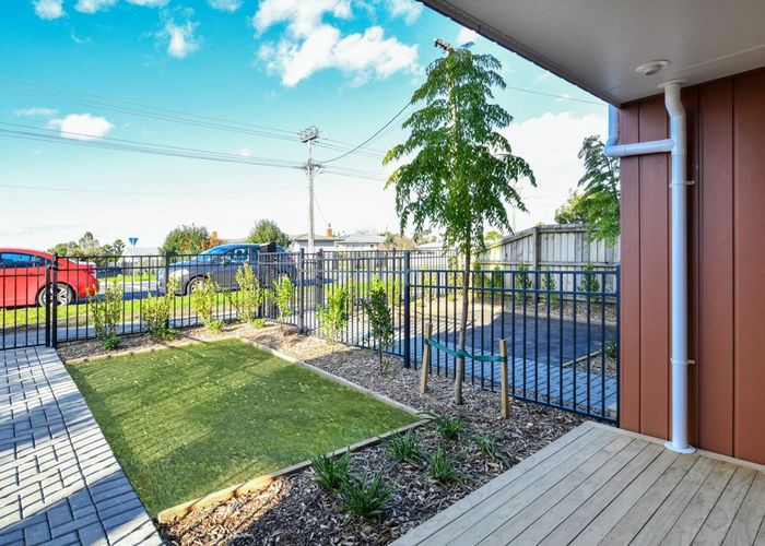  at 2/644 Te Atatu Road, Te Atatu Peninsula, Waitakere City, Auckland