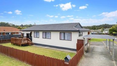  at 1/229 Waitemata Drive, Ranui, Auckland