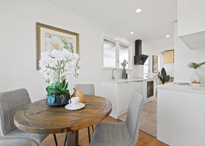  at 2/243 Lake Road, Northcote, North Shore City, Auckland
