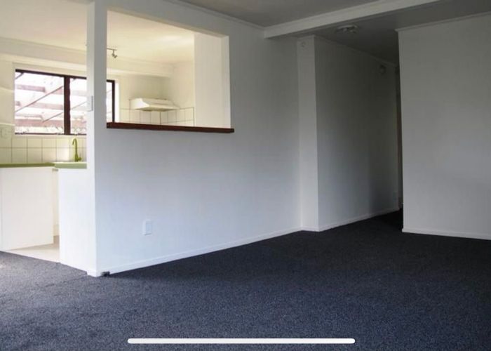  at 32 Glencourt Place, Glenfield, North Shore City, Auckland
