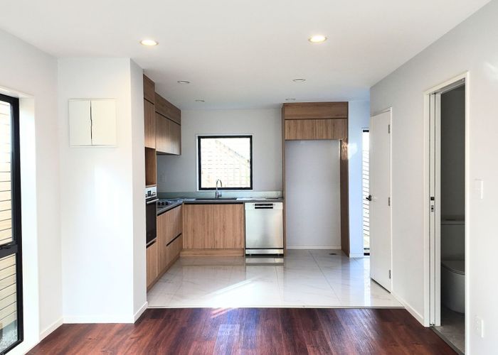  at 44B Cyclarama Crescent, Massey, Waitakere City, Auckland