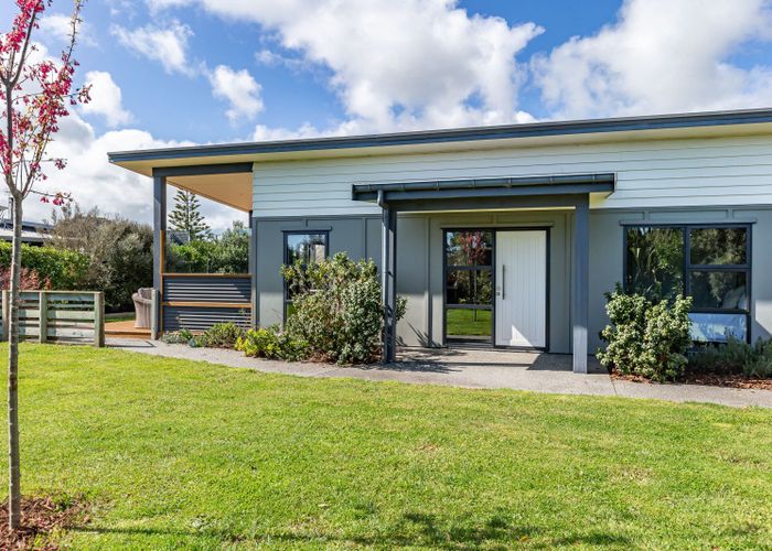  at 7 Grefor Lane, Waitarere, Levin