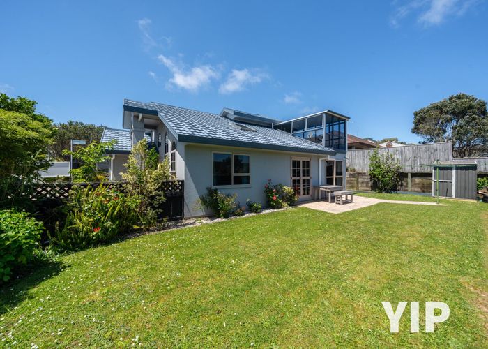  at 33 Peppertree Lane, Woodridge, Wellington, Wellington