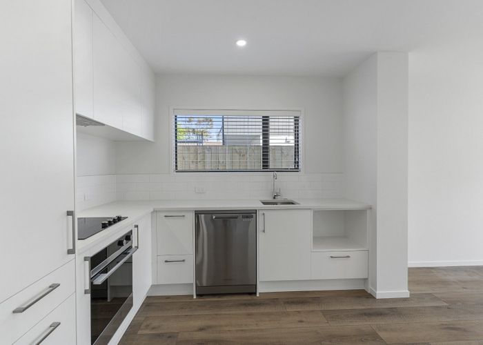  at 2B Stokes Avenue, Te Atatu Peninsula, Waitakere City, Auckland