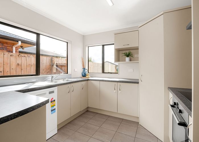  at 11 Shrule Place, Huntington, Hamilton