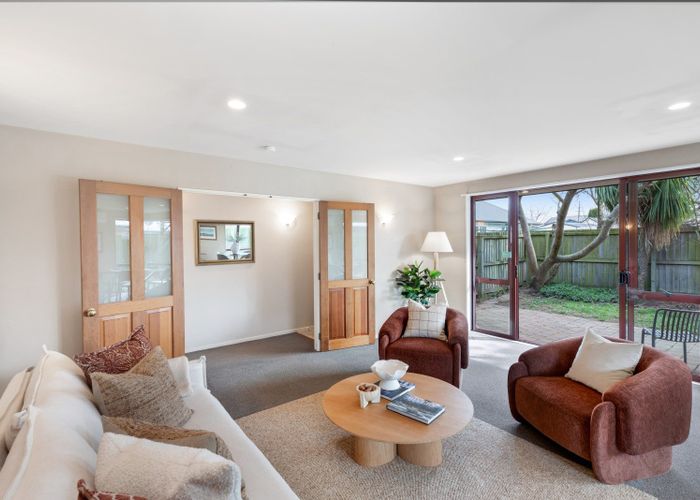  at 2/172 Langdons Road, Northcote, Christchurch