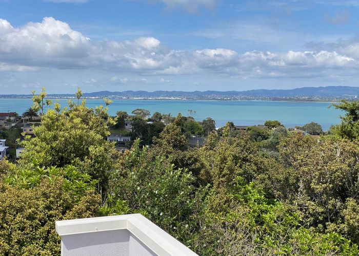 at 90A Hadfield Street, Beach Haven, Auckland
