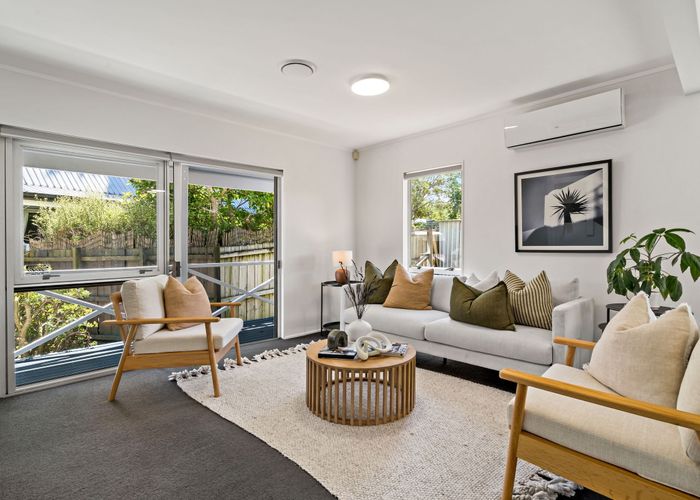  at 2/24 Frances Street, Manurewa, Auckland