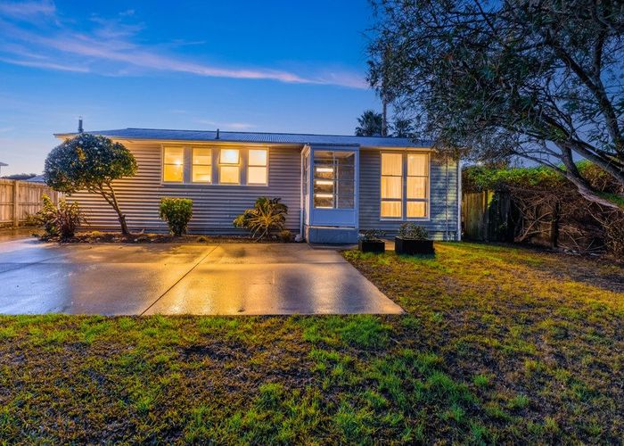  at 19 Rowena Crescent, Glen Innes, Auckland