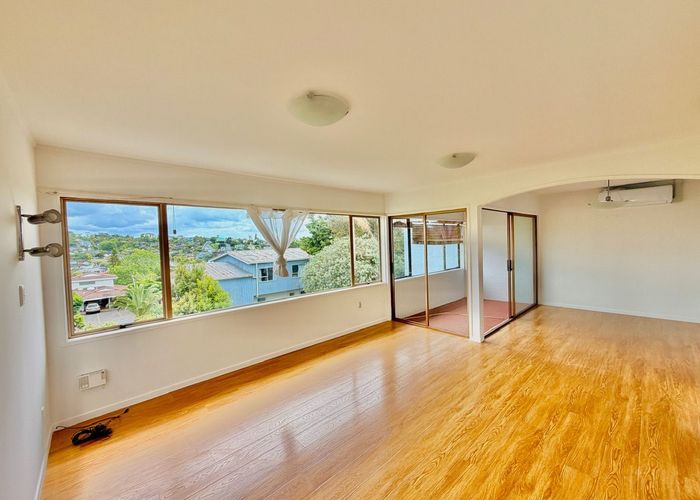  at 2/48 Mayfair Crescent, Mairangi Bay, North Shore City, Auckland