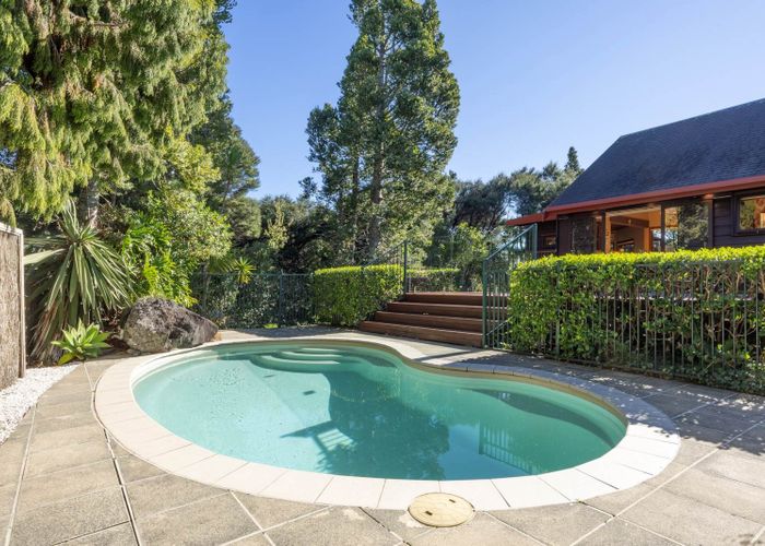 at 11a Longfellow Parade, Glen Eden, Waitakere City, Auckland
