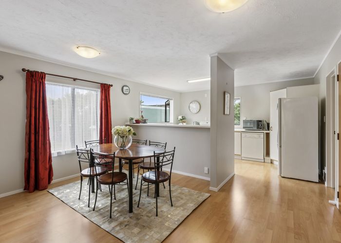  at 8 Coubray Place, Botany Downs, Auckland