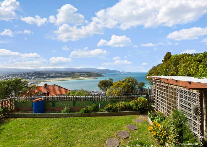  at 21 Dunedin Terrace, Melrose, Wellington