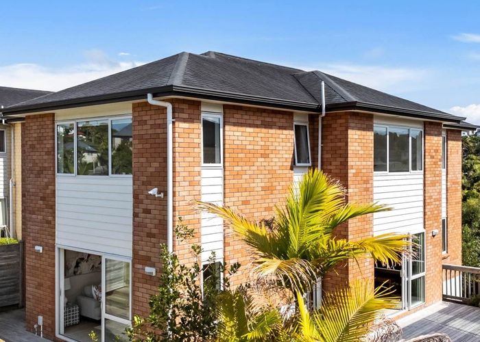  at 12 Sohlue Place, Oteha, Auckland