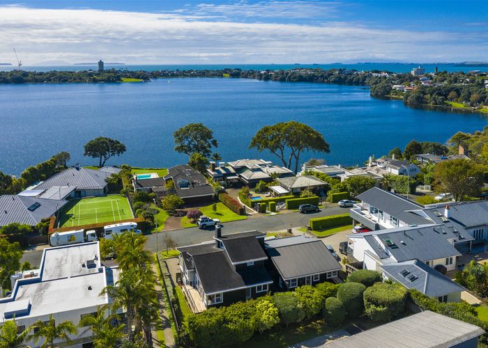  at 2/14 Lake View Road, Takapuna, Auckland