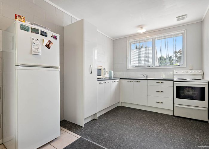  at 3/28 Saxon Street, Waterview, Auckland