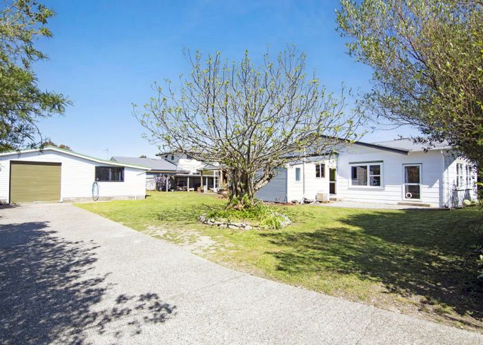  at 176 Commercial Street, Takaka