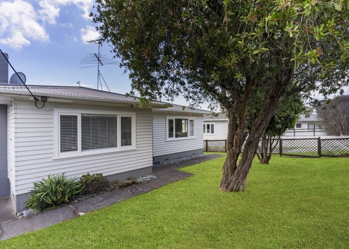  at 1/5 Raleigh Road, Northcote, Auckland