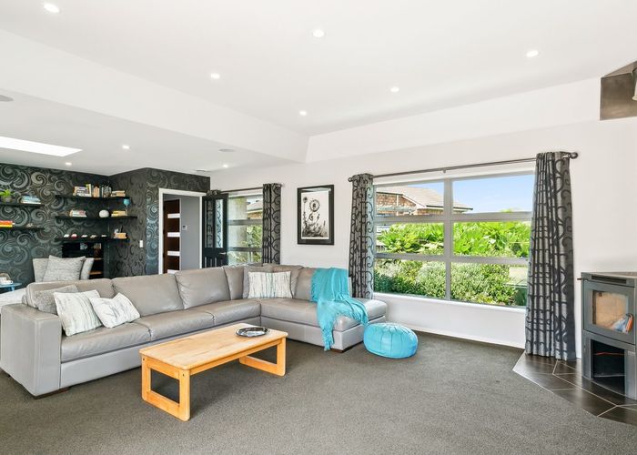  at 9 Cabbage Tree Grove, Woodridge, Wellington