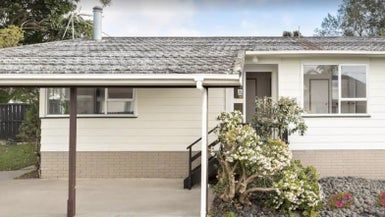  at 1/24 Medina Place, Half Moon Bay, Auckland