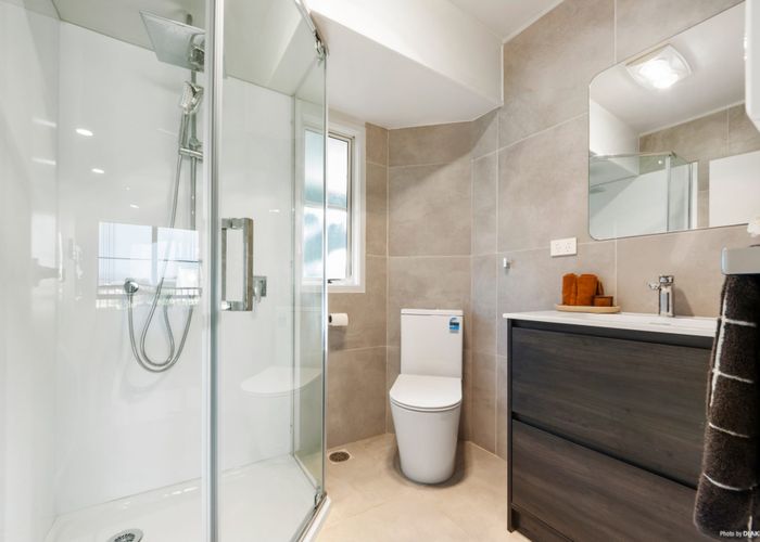  at 33 Winery Way, Henderson, Waitakere City, Auckland