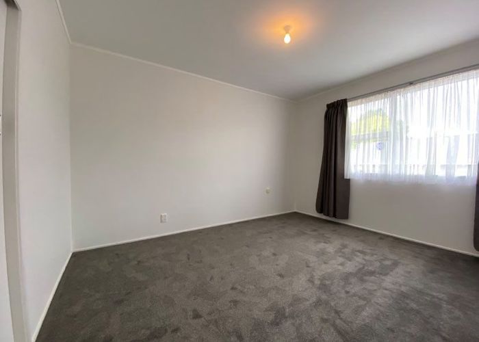  at 2/20 Turama Road, Royal Oak, Auckland
